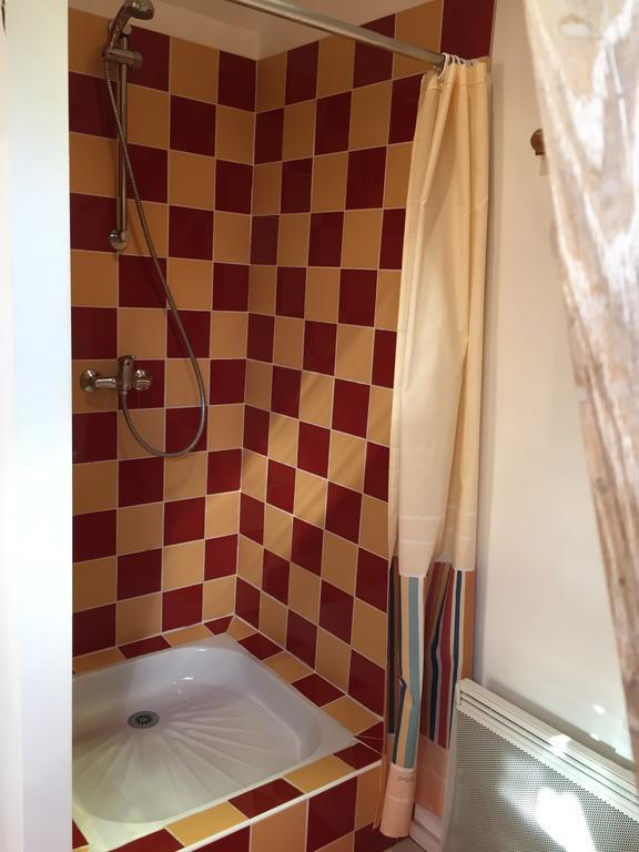 Hotel Les Caves Ambillou-Château Esterno foto